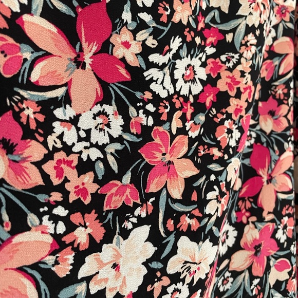 Dynamite, Women Long Sleeve Mini Flowy Dress, Belted, XS, Floral, fitted waist - Picture 7 of 14